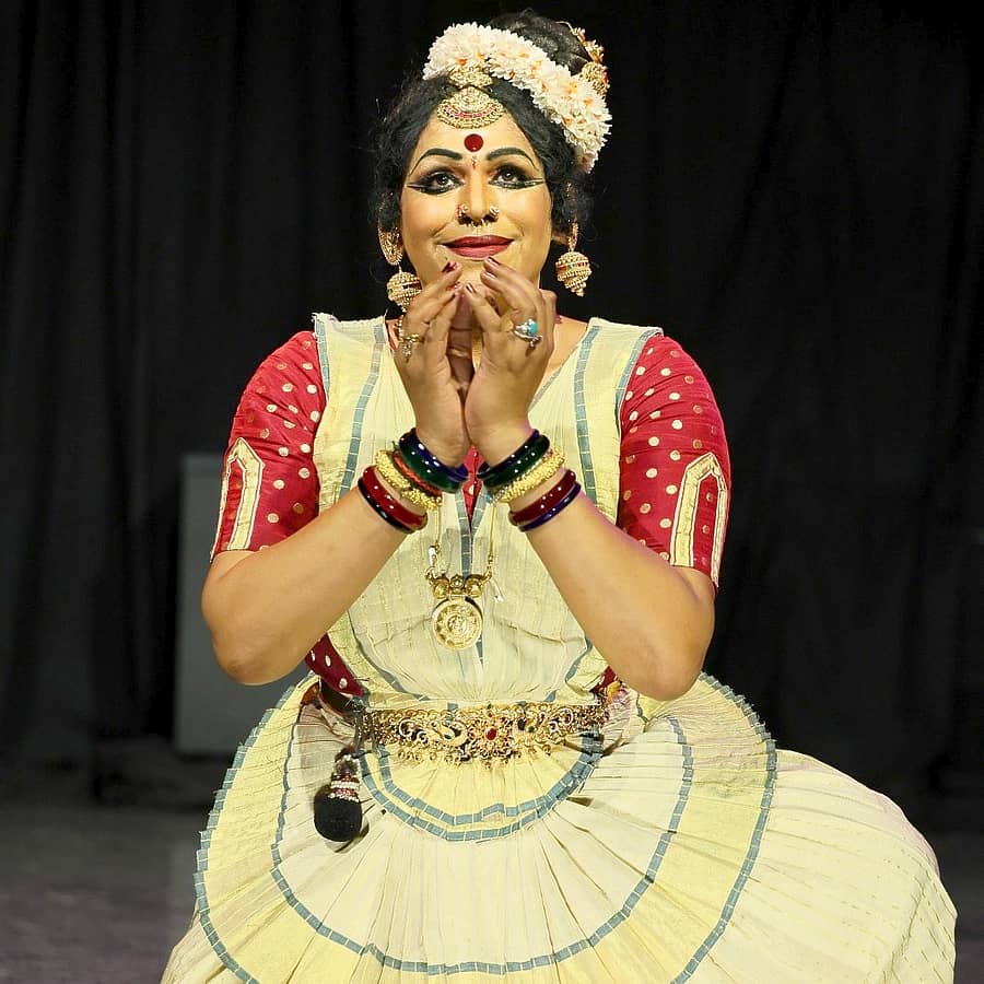 <div class="paragraphs"><p>ಮಾಲಿಕಾ ಪಣಿಕ್ಕರ್ ನೃತ್ಯದ ಭಂಗಿ</p></div>