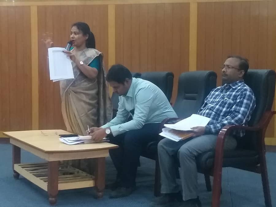 ಗದಗ ಜಿಲ್ಲಾಡಳಿತ ಭವನದಲ್ಲಿ ನಡೆದ ತರಬೇತಿ ಕಾರ್ಯಕ್ರಮದಲ್ಲಿ ಜಿಲ್ಲಾಧಿಕಾರಿ ವೈಶಾಲಿ ಎಂ.ಎಲ್‌. ಮಾತನಾಡಿದರು