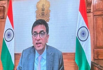 ಸುಪ್ರೀಂ ಕೋರ್ಟ್ ಮುಖ್ಯ ನ್ಯಾಯಮೂರ್ತಿ ಡಿ.ವೈ.ಚಂದ್ರಚೂಡ್ ಅವರು ಆನ್ಲೈನ್ ಮೂಲಕ ಹಾಜರಾಗಿ ದಿಕ್ಸೂಚಿ ನುಡಿಗಳನ್ನಾಡಿದರು.