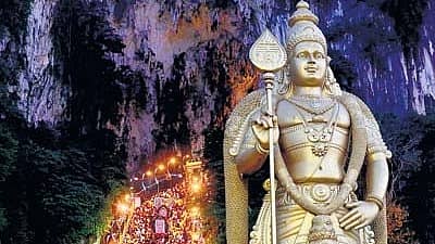 <div class="paragraphs"><p> ಮಲೇಷ್ಯಾದ ಕ್ವಾಲಾಲಂಪುರದ ಬಾಟು ಗುಹೆ ಎದುರಿನ ಮುರುಗನ್ ಪ್ರತಿಮೆ­</p></div>