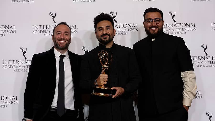 <div class="paragraphs"><p>ಎಮ್ಮಿ ಪ್ರಶಸ್ತಿ ಗೆದ್ದ ವೀರ್‌ ದಾಸ್</p></div>