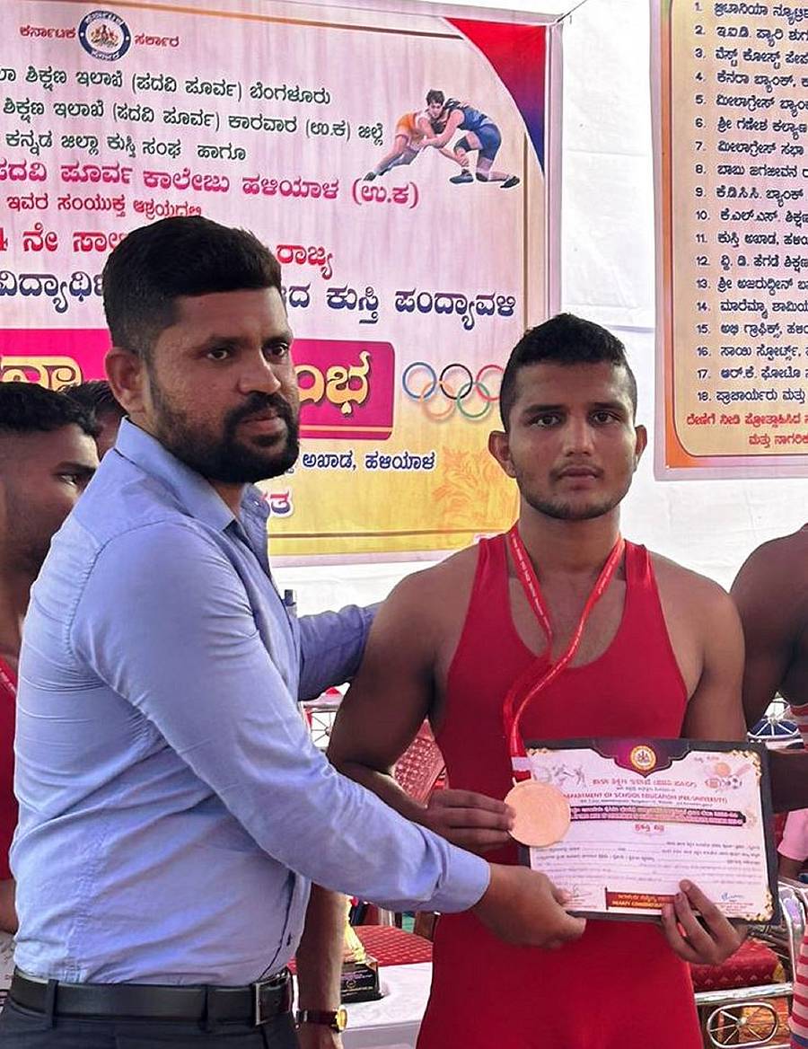  ರಾಜ್ಯಮಟ್ಟದ ಕುಸ್ತಿಯಲ್ಲಿ ಪ್ರಥಮಸ್ಥಾನ ಪಡೆದು ರಾಷ್ಟ್ರಮಟ್ಟಕ್ಕೆ ಆಯ್ಕೆಯಾದ ವಿಷ್ಣು ಬಿಜಗುಪ್ಪಿ 