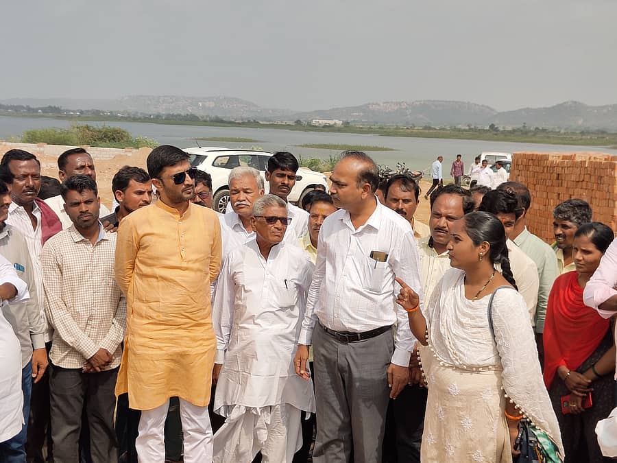 ಯರಗೋಳ ವ್ಯಾಪ್ತಿಯ ಯಡ್ಡಳ್ಳಿ-ಹೊನಗೇರಾ ಮಧ್ಯದಲ್ಲಿರುವ 110 ಕೆ.ವಿ.ಎ. ವಿದ್ಯುತ್ ಉಪಕೇಂದ್ರ ಕಾಮಗಾರಿಯನ್ನು ಸೋಮವಾರ ಶಾಸಕ ಶರಣಗೌಡ ಕಂದಕೂರ ಅವರು ವೀಕ್ಷಣೆ ಮಾಡಿದರು