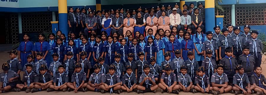 ಸ್ಕೌಟ್ ಮತ್ತು ಗೈಡ್ಸ್ ಕಬ್ಸ್ ಹಾಗೂ ಬುಲ್ ಬುಲ್ಸ್ ವಿದ್ಯಾರ್ಥಿಗಳ ದೀಕ್ಷಾ ಕಾರ್ಯಕ್ರಮವನ್ನು ಸಂಡೂರಿನ ಕೃಪಾನಿಲಯ ಶಾಲೆಯಲ್ಲಿ ಆಯೋಜಿಸಲಾಗಿತ್ತು