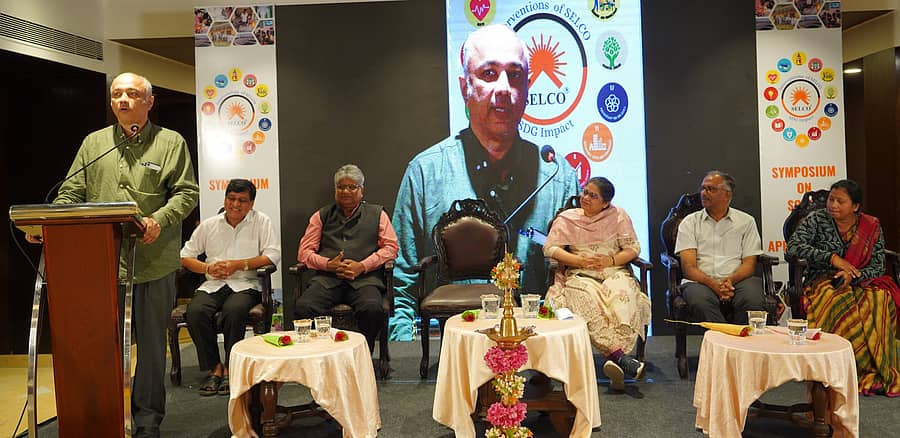 ವಿಚಾರ ಸಂಕಿರಣದಲ್ಲಿ ಸೆಲ್ಕೊ ಫೌಂಡೇಷನ್ ಮುಖ್ಯ ಕಾರ್ಯ ನಿರ್ವಹಣಾಧಿಕಾರಿ ಹರೀಶ್ ಹಂದೆ ಮಾತನಾಡಿದರು.