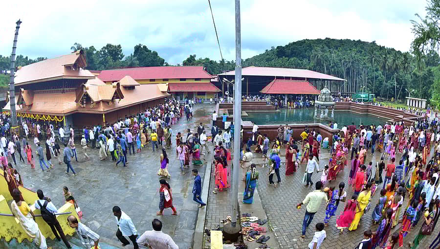 ಮಂಗಳೂರಿನ ಹೊರವಲಯದಲ್ಲಿರುವ ಕುಡುಪು ಶ್ರೀಅನಂತಪದ್ಮನಾಭ ದೇವಸ್ಥಾನ