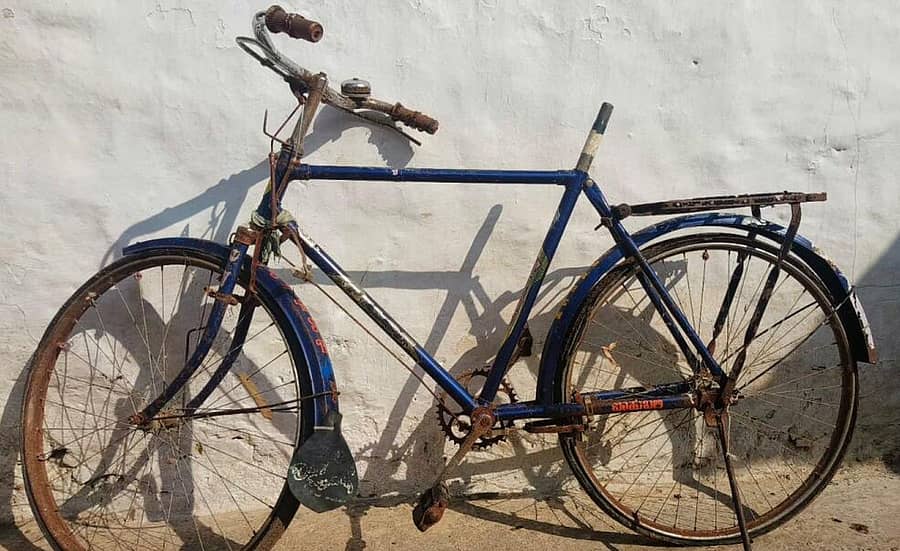 ಬಾಗಲಕೋಟೆ ಜಿಲ್ಲೆಯ ಬೀಳಗಿ ತಾಲ್ಲೂಕಿನ ಗುಳಬಾಳ ಗ್ರಾಮದಲ್ಲಿ 2019ರಲ್ಲಿ ನೀಡಲಾದ ಬೈಸಿಕಲ್ ಸ್ಥಿತಿ