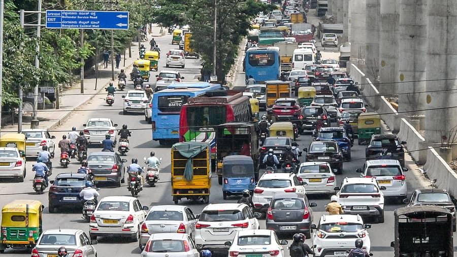 <div class="paragraphs"><p>ಇಬ್ಬಲೂರು ಜಂಕ್ಷನ್ (ಸಂಗ್ರಹ ಚಿತ್ರ)</p></div>