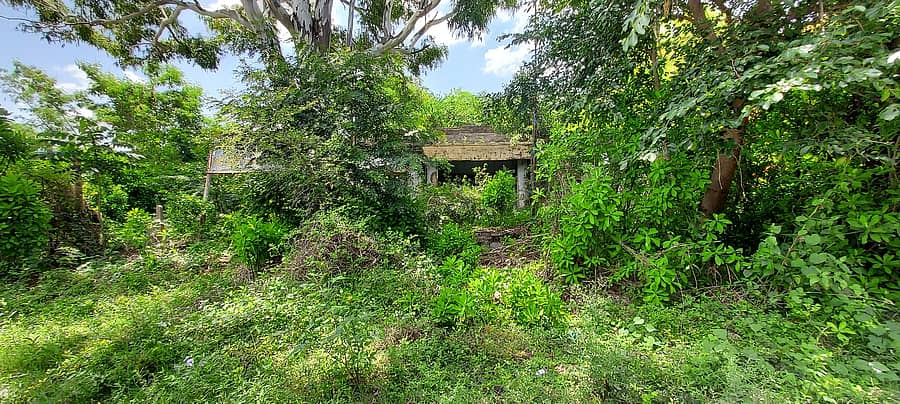 ಕೆಜಿಎಫ್ ಊರಿಗಾಂನಲ್ಲಿರುವ ಪಾಳು ಬಿದ್ದಿರುವ ಗೃಹರಕ್ಷಕ ದಳದ ಕಮಾಂಡೆಂಟ್ ಕಚೇರಿ