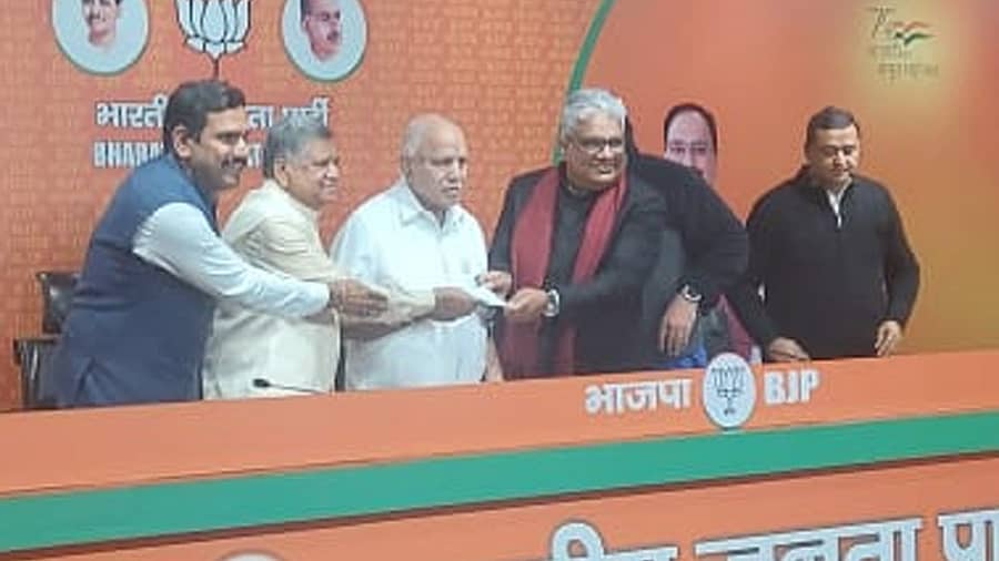 <div class="paragraphs"><p>ಕಾಂಗ್ರೆಸ್ ತೊರೆದು ಮತ್ತೆ ಬಿಜೆಪಿಗೆ ಮರಳಿದ ಜಗದೀಶ ಶೆಟ್ಟರ್</p></div>