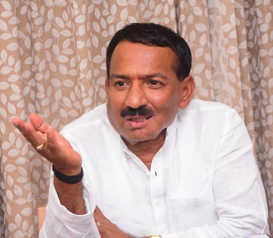 ಆರ್.ಬಿ.ತಿಮ್ಮಾಪುರ