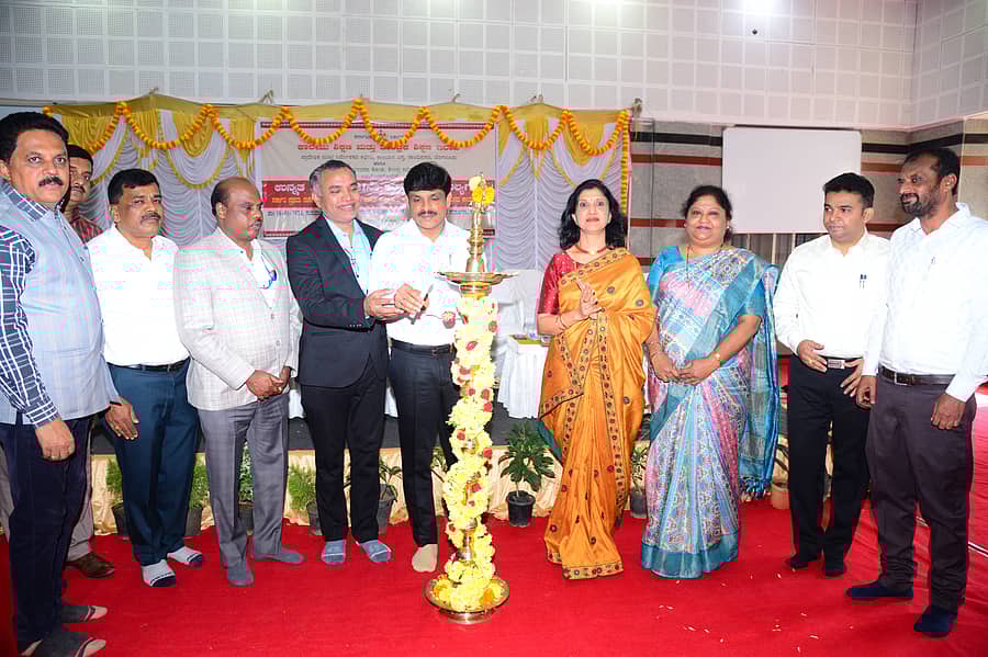 ಸರ್ಕಾರಿ ಪ್ರಥಮ ದರ್ಜೆ ಕಾಲೇಜಿನಲ್ಲಿ ಗುರುವಾರ ಹಮ್ಮಿಕೊಂಡಿದ್ದ ಕಾರ್ಯಾಗಾರವನ್ನು ಕಾಲೇಜು ಮತ್ತು ತಾಂತ್ರಿಕ ಶಿಕ್ಷಣ ಇಲಾಖೆ ಆಯುಕ್ತ ಜಿ.ಜಗದೀಶ್ ಉದ್ಘಾಟಿಸಿದರು.