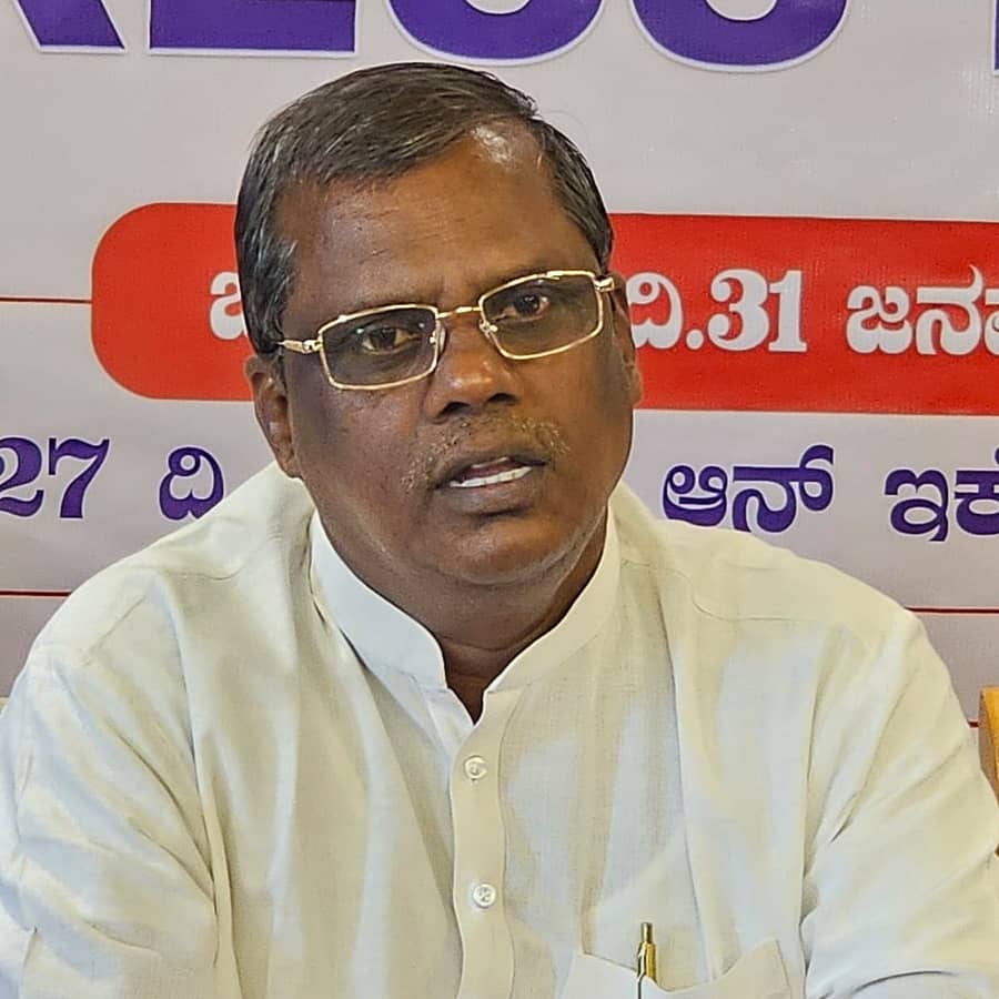 <div class="paragraphs"><p>ಸಾಯಬಣ್ಣ ತಳವಾರ</p></div>