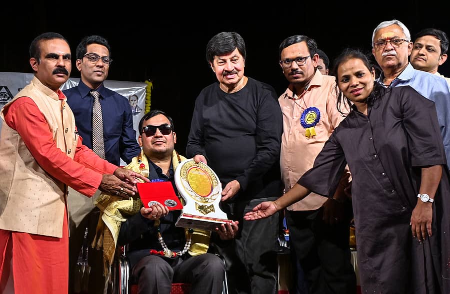 <div class="paragraphs"><p>ನಗರದಲ್ಲಿ ಗುರುವಾರ ನಡೆದ ವಿಶ್ವ ಬ್ರೈಲ್ ದಿನಾಚರಣೆ ಕಾರ್ಯಕ್ರಮದಲ್ಲಿ ಪಂಜಾಬ್ ಸರ್ಕಾರದ ಸಮಾಜ ಕಲ್ಯಾಣ ಇಲಾಖೆಯ ಹೆಚ್ಚುವರಿ ಕಾರ್ಯದರ್ಶಿ ಅಜಯ್ ಅರೋರಾ </p><p> –ಪ್ರಜಾವಾಣಿ ಚಿತ್ರ</p></div>