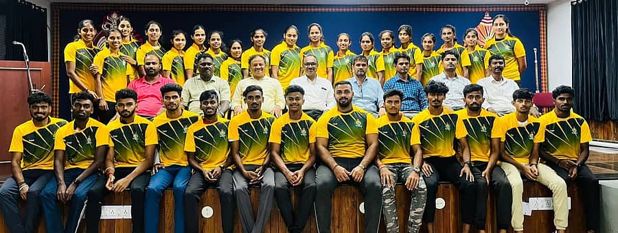 ಅಖಿಲ ಭಾರತ ಅಂತರ ವಿವಿ ಪುರುಷರ ಹಾಗೂ ಮಹಿಳೆಯರ ಅಥ್ಲೆಟಿಕ್ಸ್ನಲ್ಲಿ ಮಂಗಳೂರು ವಿವಿಯನ್ನು ಪ್ರತಿನಿಧಿಸಿದ ಮೂಡುಬಿದಿರೆಯ ಆಳ್ವಾಸ್ ಕಾಲೇಜಿನ ಕ್ರೀಡಾಪಟುಗಳು