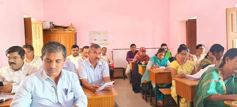ಶಹಾಪುರದಲ್ಲಿ ಎಸ್ಸೆಸ್ಸೆಲ್ಸಿ ಫಲಿತಾಂಶ ಹೆಚ್ಚಳದ ಬಗ್ಗೆ ಶಿಕ್ಷಕರಿಗೆ ತರಬೇತಿ ನೀಡಲಾಯಿತು