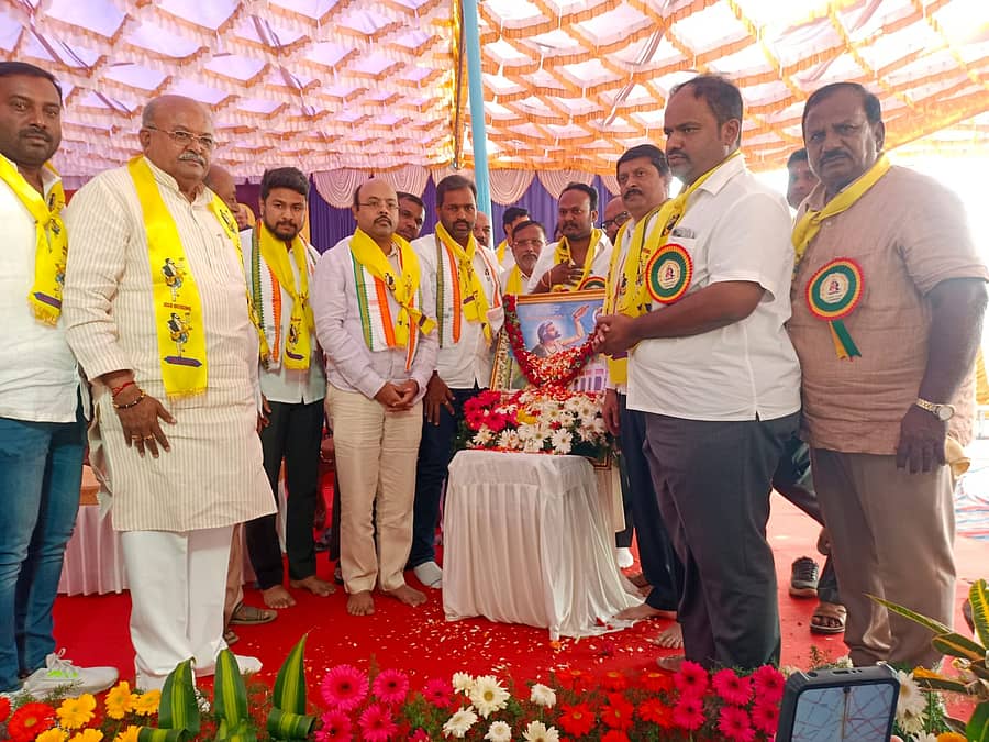 <div class="paragraphs"><p>ನಕದಾಸ ಜಯಂತಿ ಕಾರ್ಯಕ್ರಮದಲ್ಲಿ ಡಾ.ಯತೀಂದ್ರ ಸಿದ್ದರಾಮಯ್ಯ ಮಾತನಾಡಿದರು.</p></div>