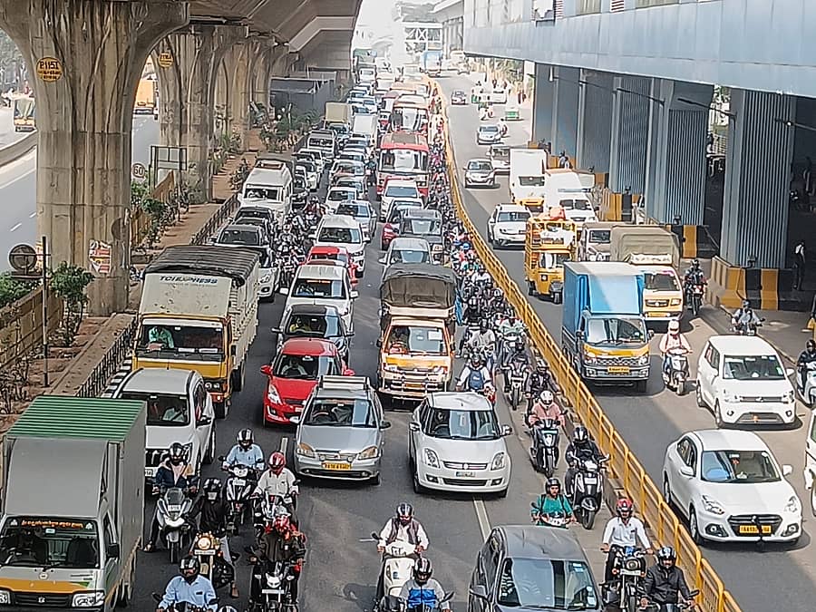 <div class="paragraphs"><p>ತುಮಕೂರು ರಸ್ತೆಯಲ್ಲಿ ದಟ್ಟಣೆ</p></div>