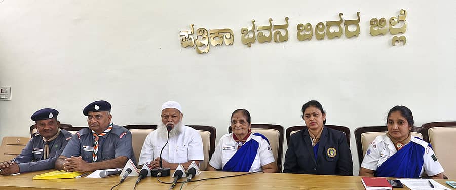 ಜಾಂಬೊರೇಟ್ ಮುಖ್ಯಸ್ಥ ಅಬ್ದುಲ್ ಖದೀರ್ ಪತ್ರಿಕಾಗೋಷ್ಠಿಯಲ್ಲಿ ಮಾತನಾಡಿದರು