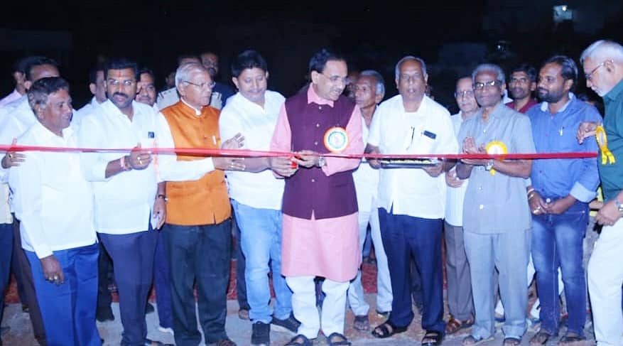 <div class="paragraphs"><p>ಬೀದರ್ನ ರಾಂಪೂರೆ ಕಾಲೊನಿಯಲ್ಲಿ ಓಪನ್ ಜಿಮ್ ಉದ್ಘಾಟಿಸಿದ ಕೇಂದ್ರ ಸಚಿವ ಭಗವಂತ ಖೂಬಾ</p></div>