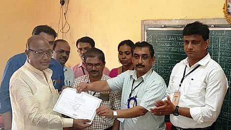 2018ರಲ್ಲಿ ಗುರುಮಠಕಲ್ ಕ್ಷೇತ್ರದಿಂದ ಶಾಸಕರಾಗಿ ಆಯ್ಕೆಯಾದ ಪ್ರಮಾಣ ಪತ್ರ ಸ್ವೀಕರಿಸಿದ ನಾಗನಗೌಡ ಕಂದಕೂರ