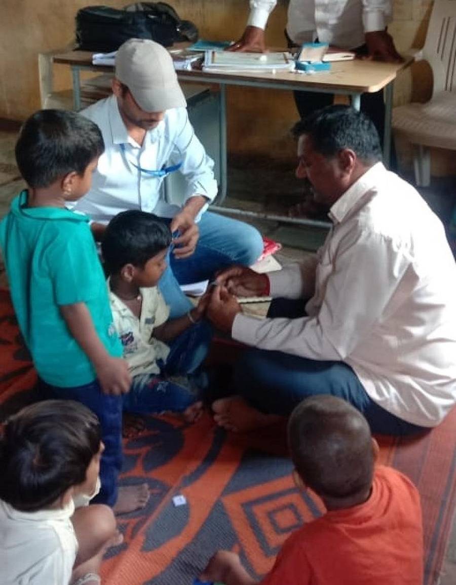 <div class="paragraphs"><p>ಆರೋಗ್ಯ ಇಲಾಖೆ ಸಿಬ್ಬಂದಿಯಿಂದ ಅಂಗನವಾಡಿ ಮಕ್ಕಳ ಆರೋಗ್ಯ ತಪಾಸಣೆ (ಸಂಗ್ರಹ ಚಿತ್ರ)</p></div>