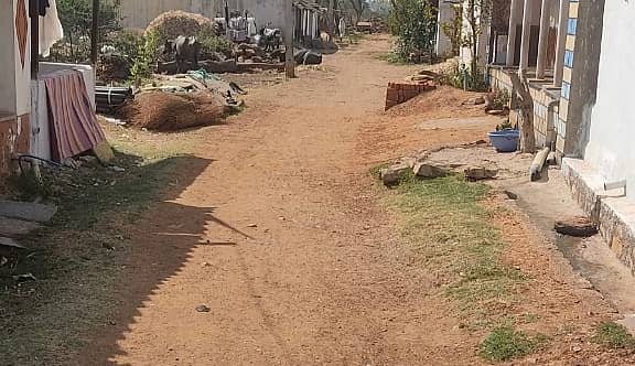 ಚರಂಡಿಗಳೇ ಇಲ್ಲದ ಗ್ರಾಮದ ರಸ್ತೆಗಳು