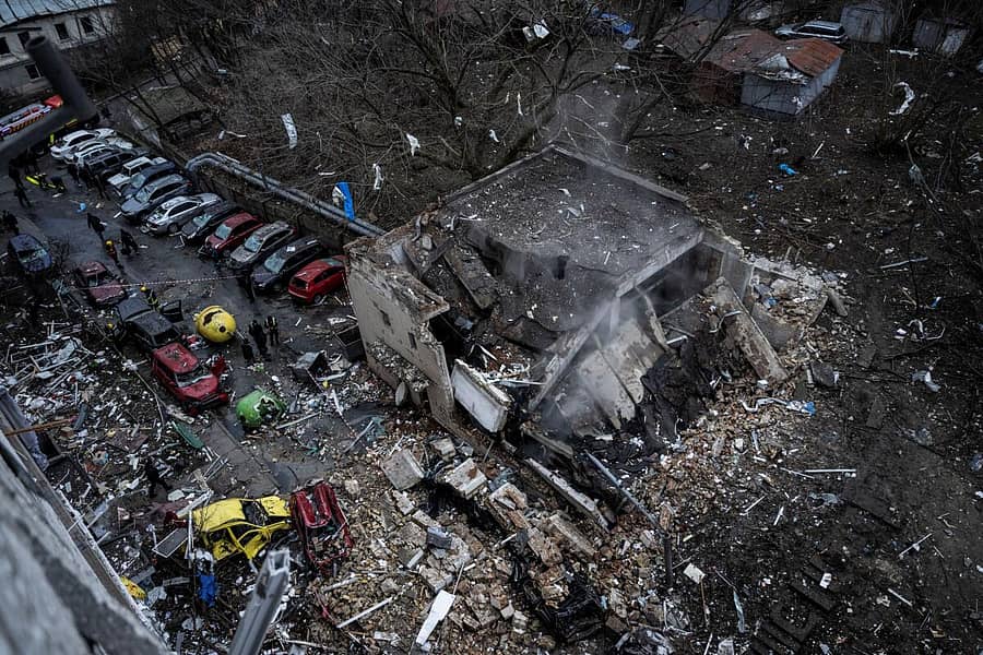 <div class="paragraphs"><p>ರಷ್ಯಾ ದಾಳಿಯಿಂದಾಗಿ ಕೀವ್ನಲ್ಲಿ ಕಾರು ಪಾರ್ಕಿಂಗ್ ಧ್ವಂಸವಾಗಿರುವುದು</p></div>