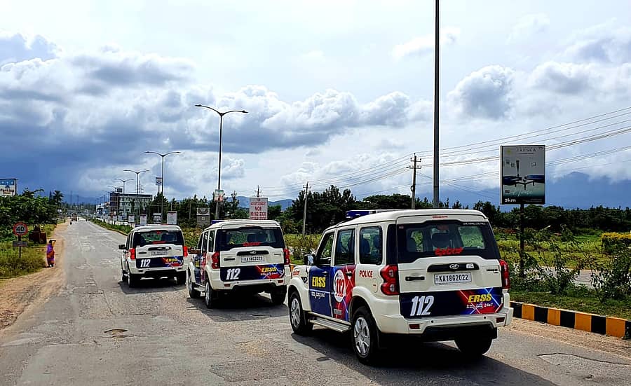 ಸಾರ್ವಜನಿಕ ಸ್ಪಂದನೆ ಕಾರ್ಯಾಚರಣೆಗೆ ತೆರಳುತ್ತಿರುವ ಇಆರ್ಎಸ್ಎಸ್ 112 ತುರ್ತು ವಾಹನಗಳು