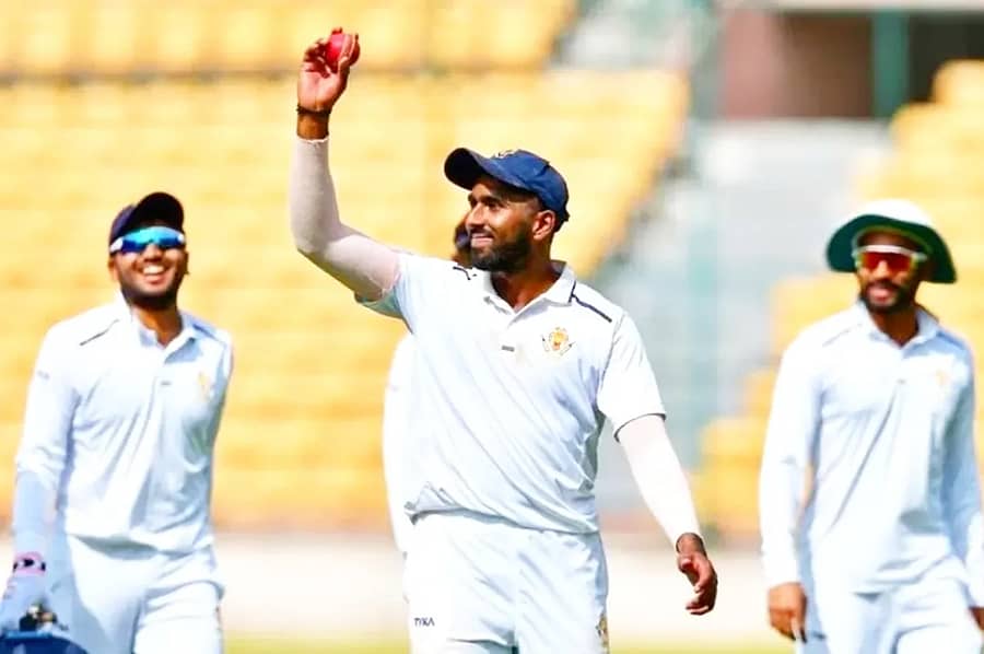 ಕಳೆದ ವರ್ಷದ ನಡೆದ ಉತ್ತರಖಂಡ ವಿರುದ್ಧದ ರಣಜಿ ಪಂದ್ಯದಲ್ಲಿ 5 ವಿಕೆಟ್‌ ಪಡೆದ ಎಂ.ವೆಂಕಟೇಶ್‌