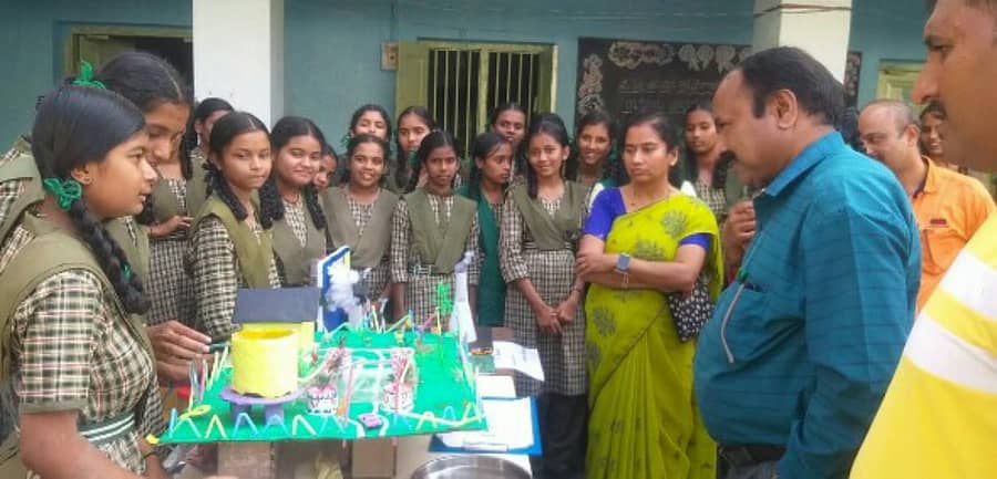 ಭದ್ರಾವತಿ ನಗರದ ನ್ಯೂ ಟೌನ್ ನ ಸರ್ಕಾರಿ ಬಾಲಕಿಯರ ಪ್ರೌಢಶಾಲೆಯಲ್ಲಿ ಬುಧವಾರ ರಾಷ್ಟ್ರೀಯ ವಿಜ್ಞಾನ ದಿನಾಚರಣೆ ಕಾರ್ಯಕ್ರಮ ಹಮ್ಮಿಕೊಳ್ಳಲಾಯಿತು