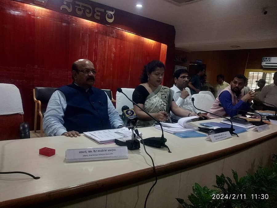 <div class="paragraphs"><p> ಡಾ.ಉಮೇಶ ಜಾಧವ</p></div>