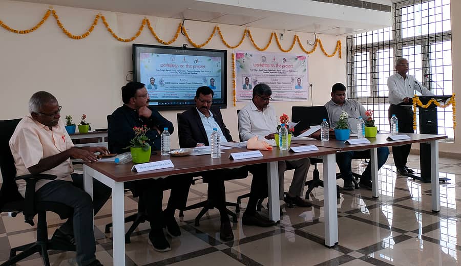 ಆಳಂದ ತಾಲ್ಲೂಕಿನ ಕಡಗಂಚಿಯಲ್ಲಿರುವ ಕರ್ನಾಟಕ ಕೇಂದ್ರೀಯ ವಿಶ್ವವಿದ್ಯಾಲಯದಲ್ಲಿ ಕಾರ್ಯಾಗಾರ ನಡೆಯಿತು