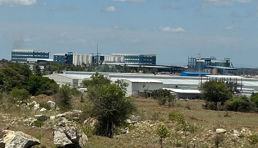 ಚಾಮರಾಜನಗರದ ಕೆಲ್ಲಂಬಳ್ಳಿ ಕೈಗಾರಿಕಾ ಪ್ರದೇಶದಲ್ಲಿ ತಲೆ ಎತ್ತುತ್ತಿರುವ ಬೃಹತ್ ಕೈಗಾರಿಕೆ