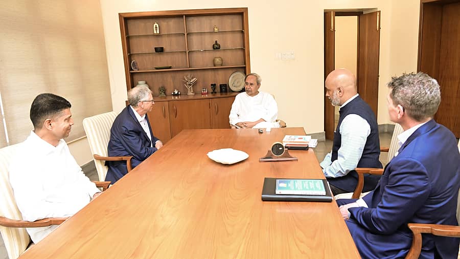 <div class="paragraphs"><p>ಒಡಿಶಾ ಮುಖ್ಯಮಂತ್ರಿ ನವೀನ್ ಪಟ್ನಾಯಕ್ ಭೇಟಿಯಾಗಿ ಚರ್ಚೆ ನಡೆಸಿದ ಬಿಲ್ ಗೇಟ್ಸ್</p></div>