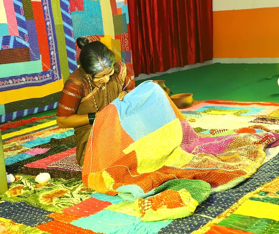 ಬೀದರ್‌ನ ಡಾ.ಚನ್ನಬಸವ ಪಟ್ಟದ್ದೇವರ ಪ್ರಸಾದ ನಿಲಯದಲ್ಲಿ ಭಾನುವಾರ ರಾತ್ರಿ ‘ಕೌದಿ’ ನಾಟಕ ಪ್ರದರ್ಶನ ಕಂಡಿತು. ಭಾಗ್ಯಶ್ರೀ ಪಾರಾ ಅವರ ನಟನೆ ಮೆಚ್ಚುಗೆಗೆ ಪಾತ್ರವಾಯಿತು