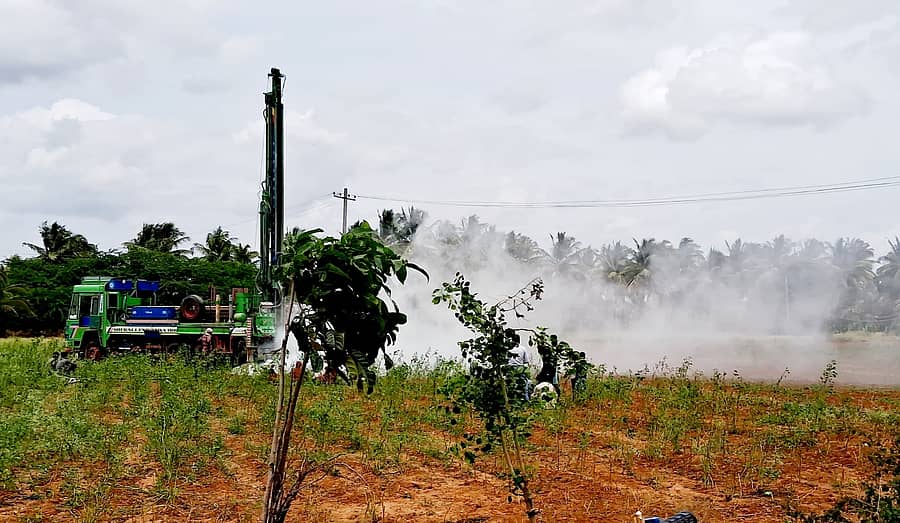 <div class="paragraphs"><p>ಕೊಳವೆ ಭಾವಿ </p></div>