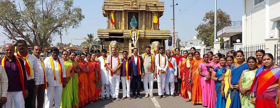 ಬಸವನಬಾಗೇವಾಡಿಯಲ್ಲಿ ಕರ್ನಾಟಕ ಸಂಭ್ರಮ 50ರ ಹೆಸರಾಯಿತು ಕರ್ನಾಟಕ ಉಸಿರಾಗಲಿ ಕನ್ನಡ ಜ್ಯೋತಿ ರಥ ಯಾತ್ರೆಗೆ ಭವ್ಯ ಸ್ವಾಗತ ಕೋರಲಾಯಿತು