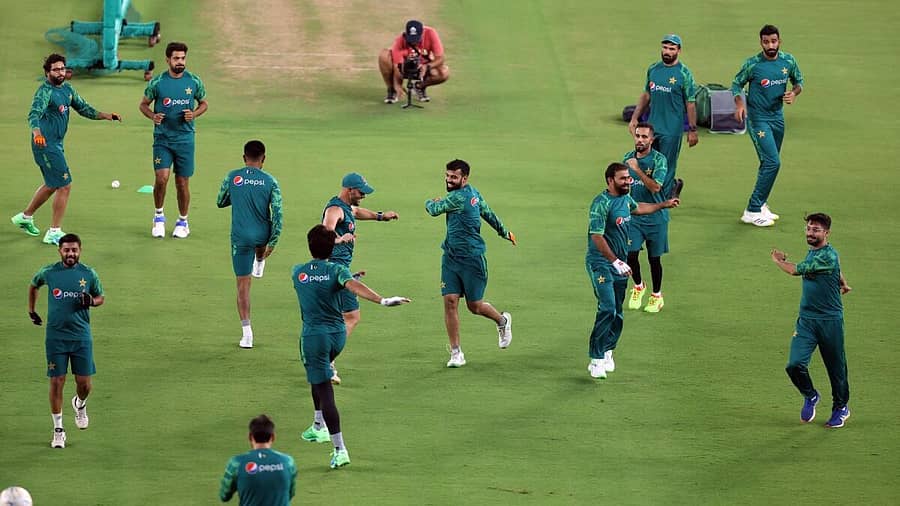 <div class="paragraphs"><p>2023ರಲ್ಲಿ ಭಾರತದಲ್ಲಿ ನಡೆದ ಏಕದಿನ ಕ್ರಿಕೆಟ್ ವಿಶ್ವಕಪ್ ಟೂರ್ನಿ ವೇಳೆ ಅಭ್ಯಾಸ ನಿರತ ಪಾಕಿಸ್ತಾನ ತಂಡ</p></div>