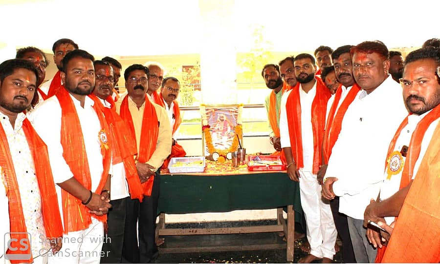 ಆಳಂದ ತಾಲ್ಲೂಕು ಆಡಳಿತ ಭವನದಲ್ಲಿ ಛತ್ರಪತಿ ಶಿವಾಜಿ ಮಹಾರಾಜರ ಜಯಂತಿ ಆಚರಣೆ ನಡೆಯಿತು. ತಹಶೀಲ್ದಾರ್‌ ಸುರೇಶ ಅಂಕಲಗಿ, ನರೇಶ್‌ ಭೋಸ್ಲೆ, ಸಂಜಯ ಮೀಸ್ಕಿನ್‌ ಹಾಜರಿದ್ದರು 