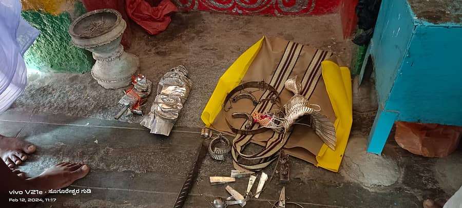 ದೇವಸ್ಥಾನದ ಆಭರಣಗಳು