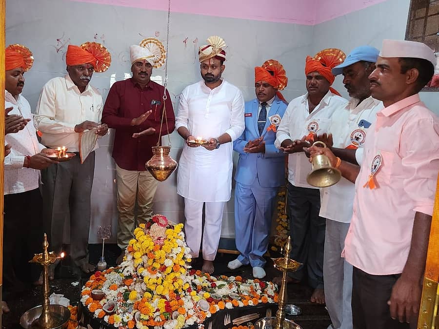 ಬೆಳಗಾವಿ ಗ್ರಾಮೀಣ ಕ್ಷೇತ್ರದ ಸೋನೋಲಿ ಗ್ರಾಮದಲ್ಲಿ ಸೋಮವಾರ ಬ್ರಹ್ಮಲಿಂಗ ಮಂದಿರವನ್ನು ಚನ್ನರಾಜ ಹಟ್ಟಿಹೊಳಿ ಉದ್ಘಾಟಿಸಿ, ಪೂಜೆ ಸಲ್ಲಿಸಿದರು