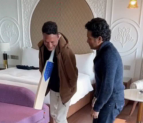 ಅಮೀರ್ ಹುಸೇನ್ ಲೋನ್ ಅವರ ಬ್ಯಾಟಿಂಗ್ ಶೈಲಿಯನ್ನು ಗಮನಿಸಿದ ಸಚಿನ್ ತೆಂಡೂಲ್ಕರ್   –ಎಕ್ಸ್ ಚಿತ್ರ