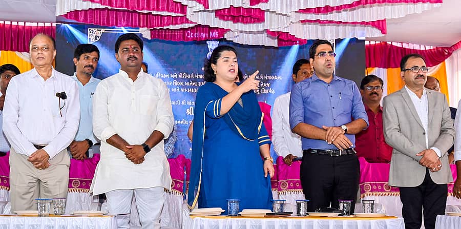 <div class="paragraphs"><p>ಕಲಬುರಗಿಯ ಶೇಖ್‌ರೋಜಾ ಬಡಾವಣೆ ಬಳಿ ನೂತನವಾಗಿ ನಿರ್ಮಿಸಲಾದ 100 ಹಾಸಿಗೆಯ ತಾಯಿ ಮತ್ತು ಮಕ್ಕಳ ಆಸ್ಪತ್ರೆಯನ್ನು ಪ್ರಧಾನಮಂತ್ರಿ ನರೇಂದ್ರ ಮೋದಿ ಅವರು ವರ್ಚುವಲ್ ಮೂಲಕ ಲೋಕಾರ್ಪಣೆ ವೇಳೆ ಜಿಲ್ಲಾಧಿಕಾರಿ ಬಿ.ಫೌಜಿಯಾ ತರನ್ನುಮ್, ಜಿ.ಪಂ. ಸಿಇಒ ಭಂವರಸಿಂಗ್ ಮೀನಾ,  ಪಾಲ್ಗೊಂಡಿದ್ದರು –ಪ್ರಜಾವಾಣಿ ಚಿತ್ರ</p></div>