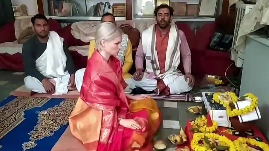 <div class="paragraphs"><p>ದೀಕ್ಷೆ ಪಡೆದ&nbsp;ಇಂಗಾ ಬರದೋಷ್</p></div>