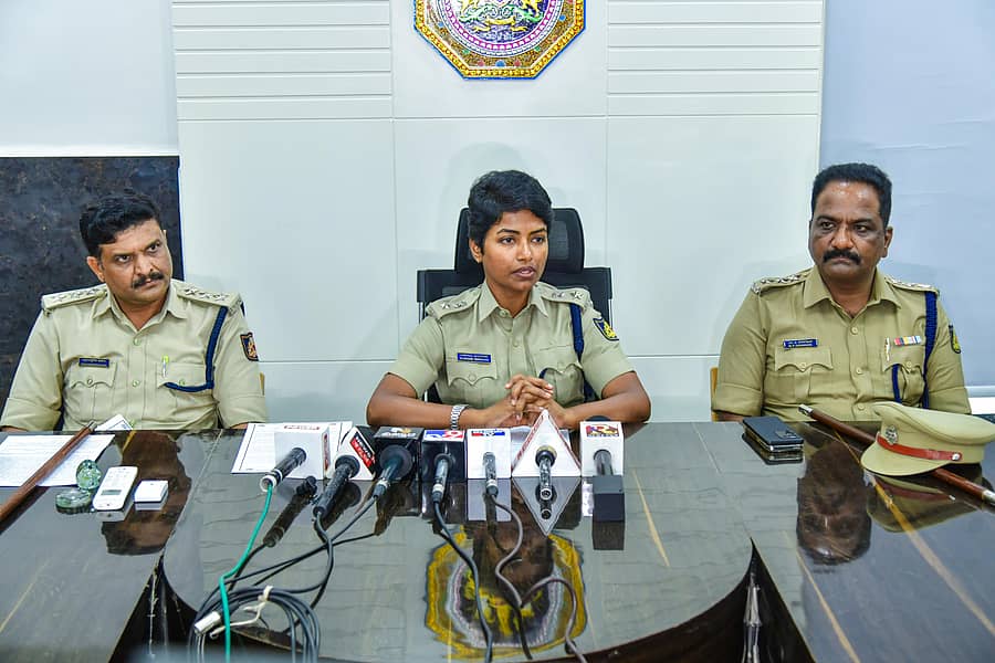 ಕೊಪ್ಪಳದಲ್ಲಿ ಮಂಗಳವಾರ ಎಸ್‌.ಪಿ. ಯಶೋಧಾ ವಂಟಗೋಡಿ ಮಾಹಿತಿ ನೀಡಿದರು