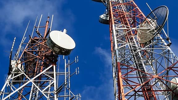 ಜಮ್ಮು ಕಾಶ್ಮೀರದಲ್ಲಿ: ಮೊಬೈಲ್, ಇಂಟರ್ನೆಟ್ ಸೇವೆ ಆರಂಭ