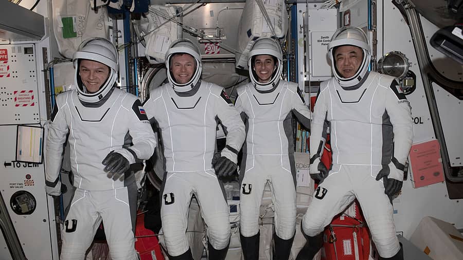 <div class="paragraphs"><p>ಭೂಮಿಗೆ ಮರಳಿದ ಗಗನಯಾತ್ರಿಗಳಾದ ಕಾನ್ಸ್ಟಾಂಟಿನ್ ಬೊರಿಸೊವ್, ಆಂಡ್ರಿಯಾಸ್ ಮೊಗೆನ್ಸೆನ್, ಜಾಸ್ಮಿನ್ ಮೊಘ್ಬೆಲಿ, ಸತೋಶಿ ಫುರುಕಾವಾ.</p></div>