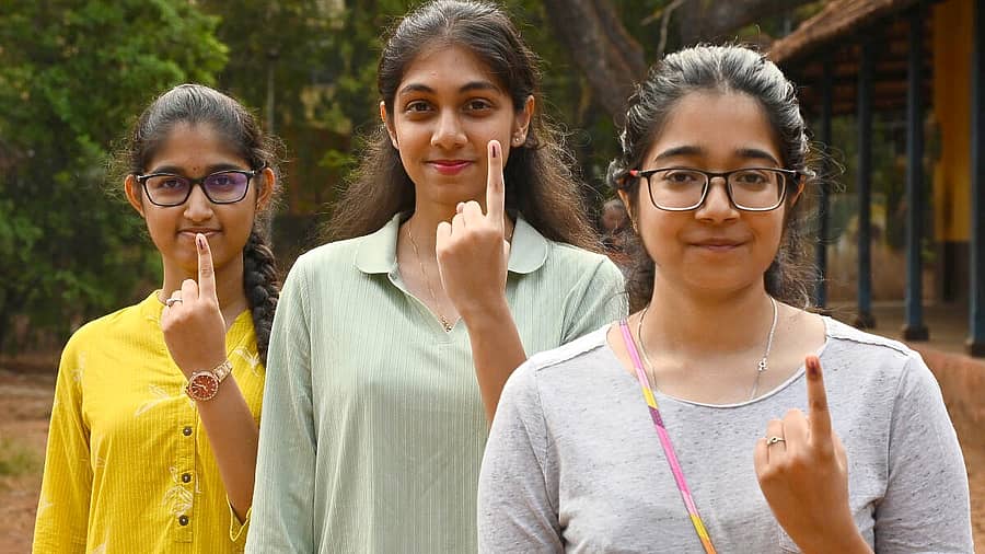 <div class="paragraphs"><p>ಮತದಾನ ಸಂಗ್ರಹ ಚಿತ್ರ</p></div>