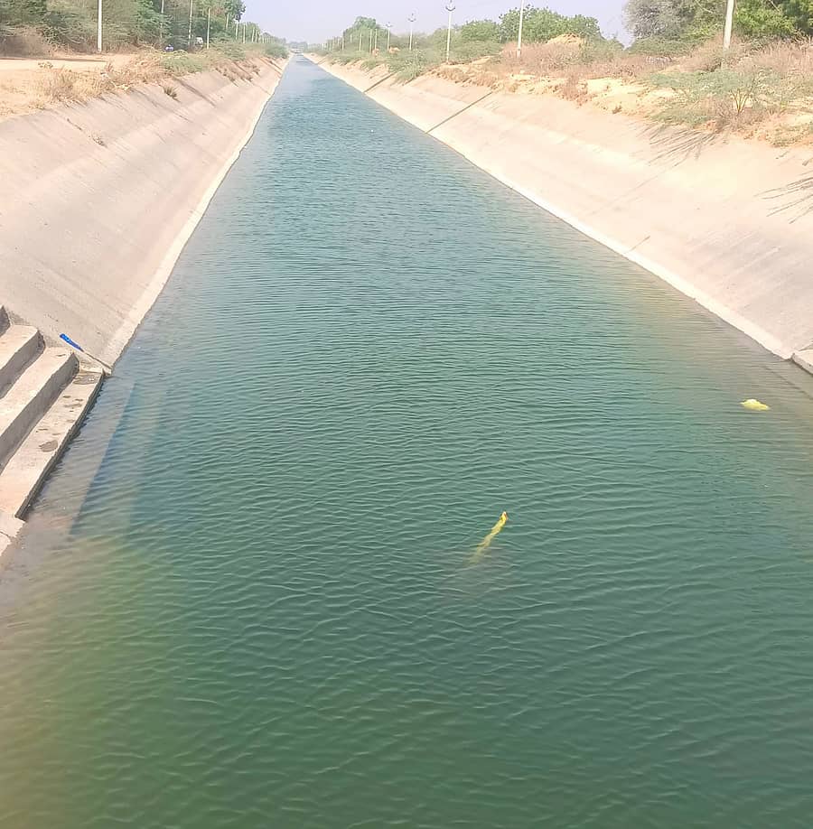 ಶಹಾಪುರ ಶಾಖಾ ಕಾಲುವೆ (ಎಸ್ಬಿಸಿ) ಮೂಲಕ ನಗರದ ಫಿಲ್ಟರ್ ಬೆಡ್ ಕೆರೆಗೆ ನೀರು ಸಂಗ್ರಹಿಸುತ್ತಿರುವುದು